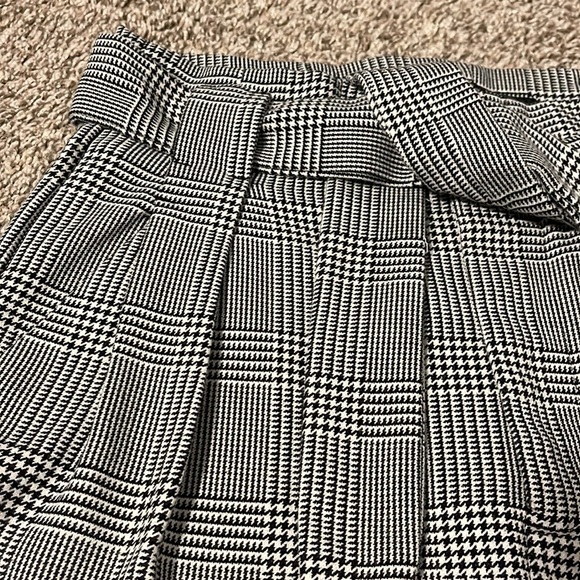 Zara height waist shorts - Picture 2 of 5